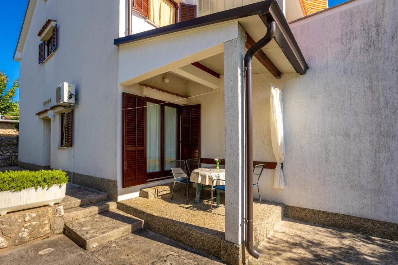 Apartments Belavic By El-Pi Tours Njivice Dış mekan fotoğraf