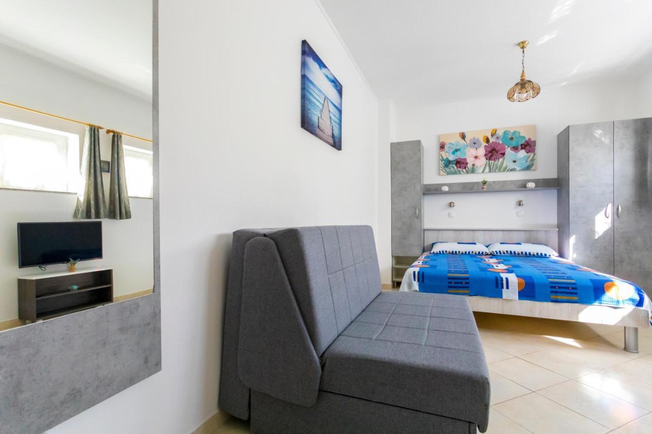 Apartments Belavic By El-Pi Tours Njivice Dış mekan fotoğraf