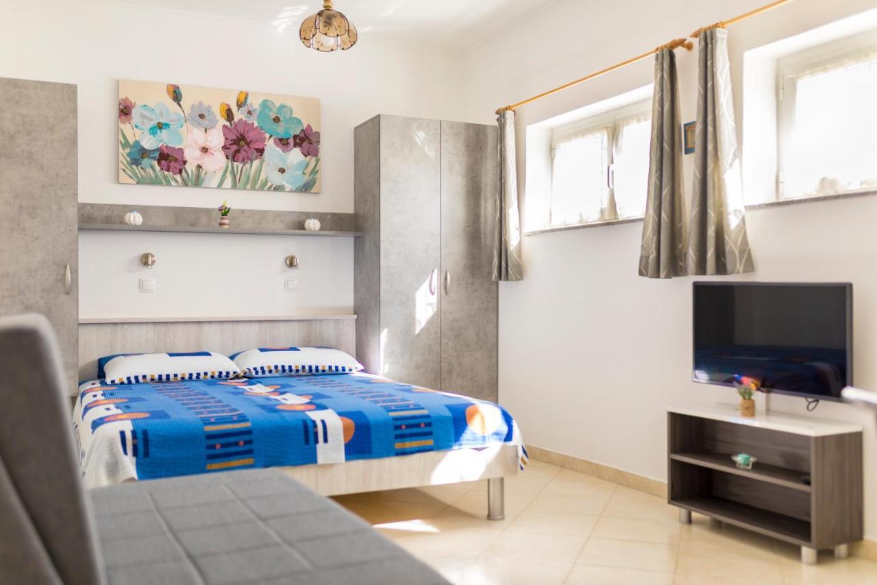 Apartments Belavic By El-Pi Tours Njivice Dış mekan fotoğraf