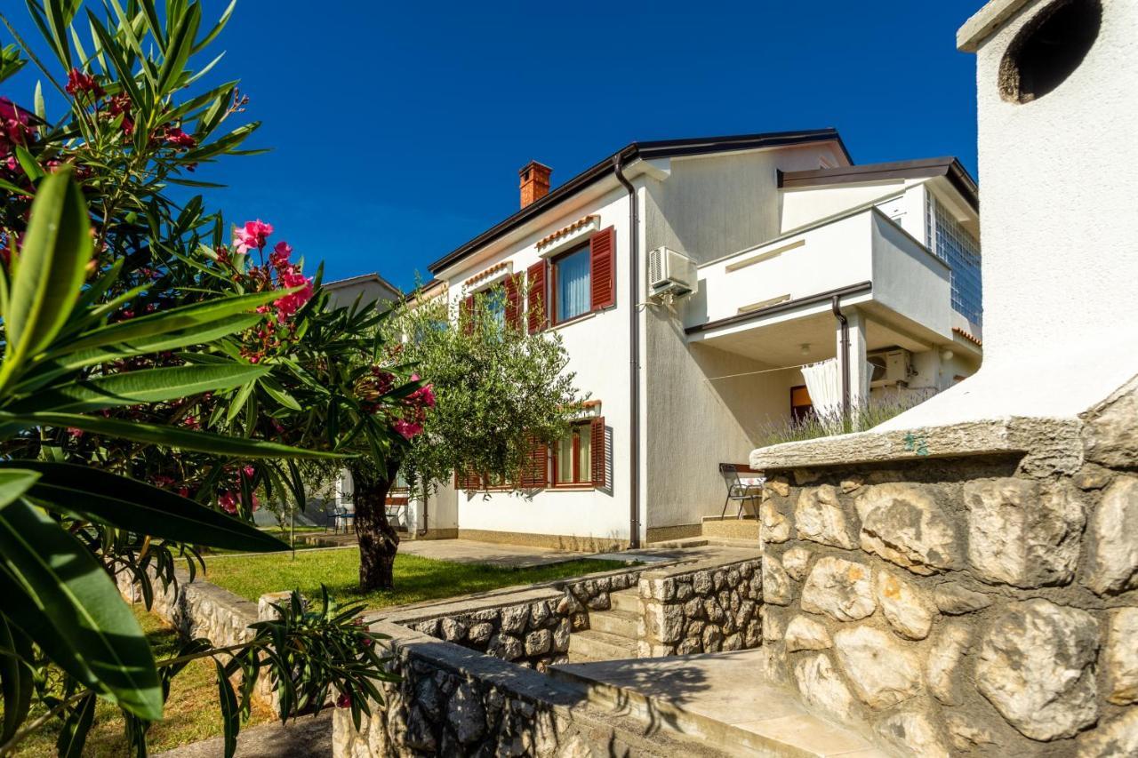 Apartments Belavic By El-Pi Tours Njivice Dış mekan fotoğraf