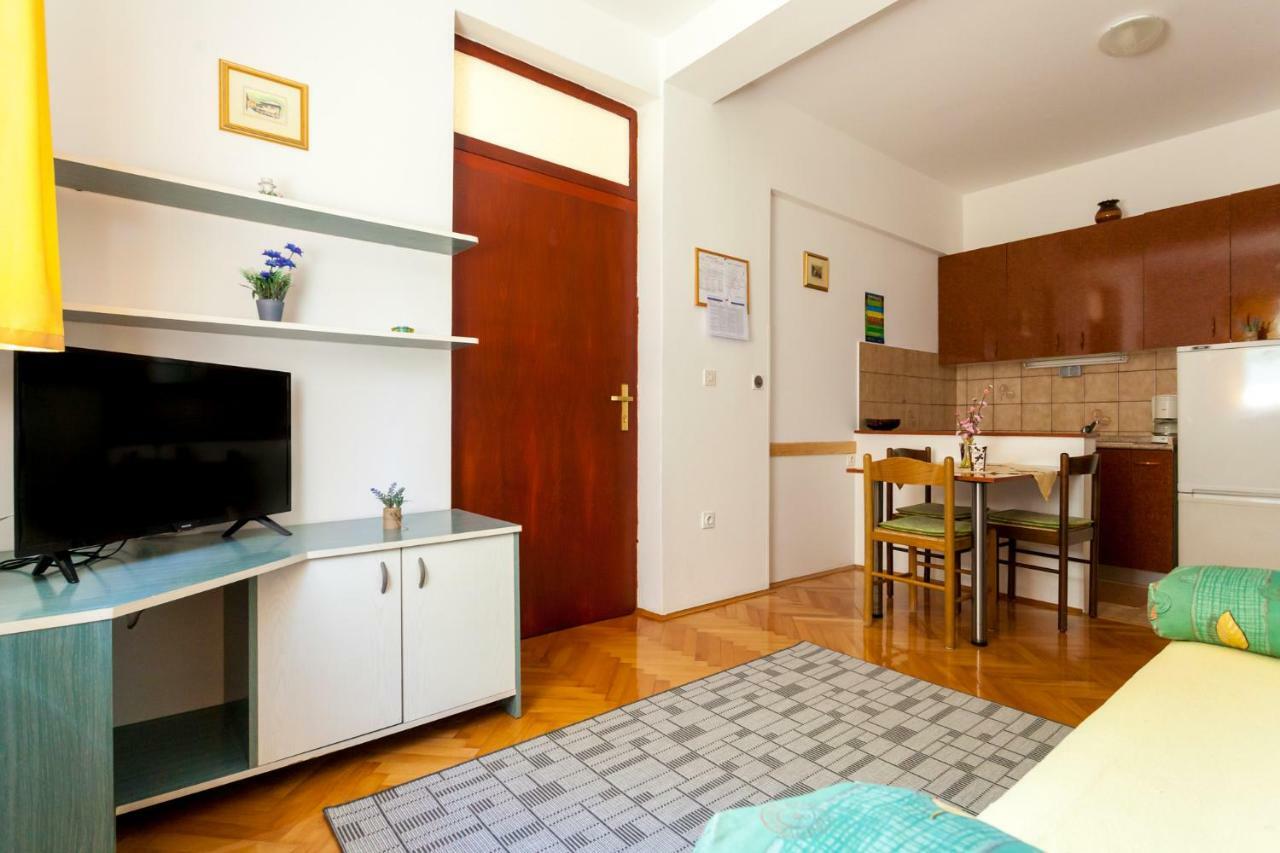 Apartments Belavic By El-Pi Tours Njivice Dış mekan fotoğraf