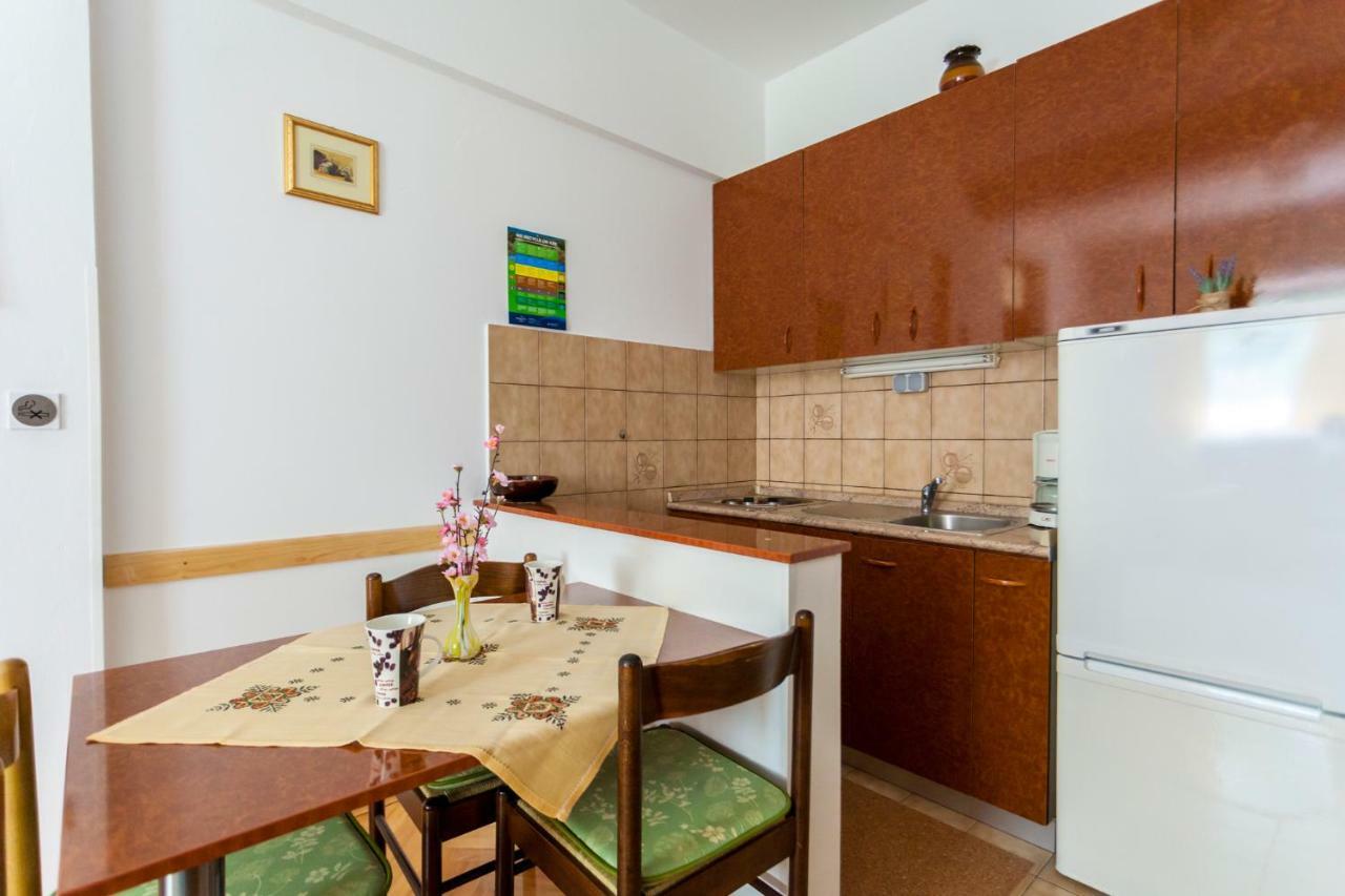 Apartments Belavic By El-Pi Tours Njivice Dış mekan fotoğraf