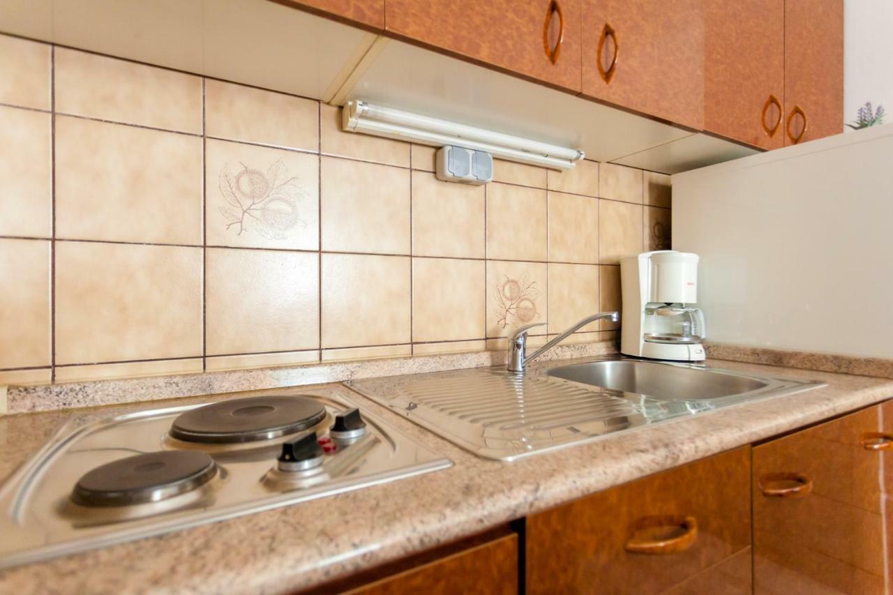Apartments Belavic By El-Pi Tours Njivice Dış mekan fotoğraf