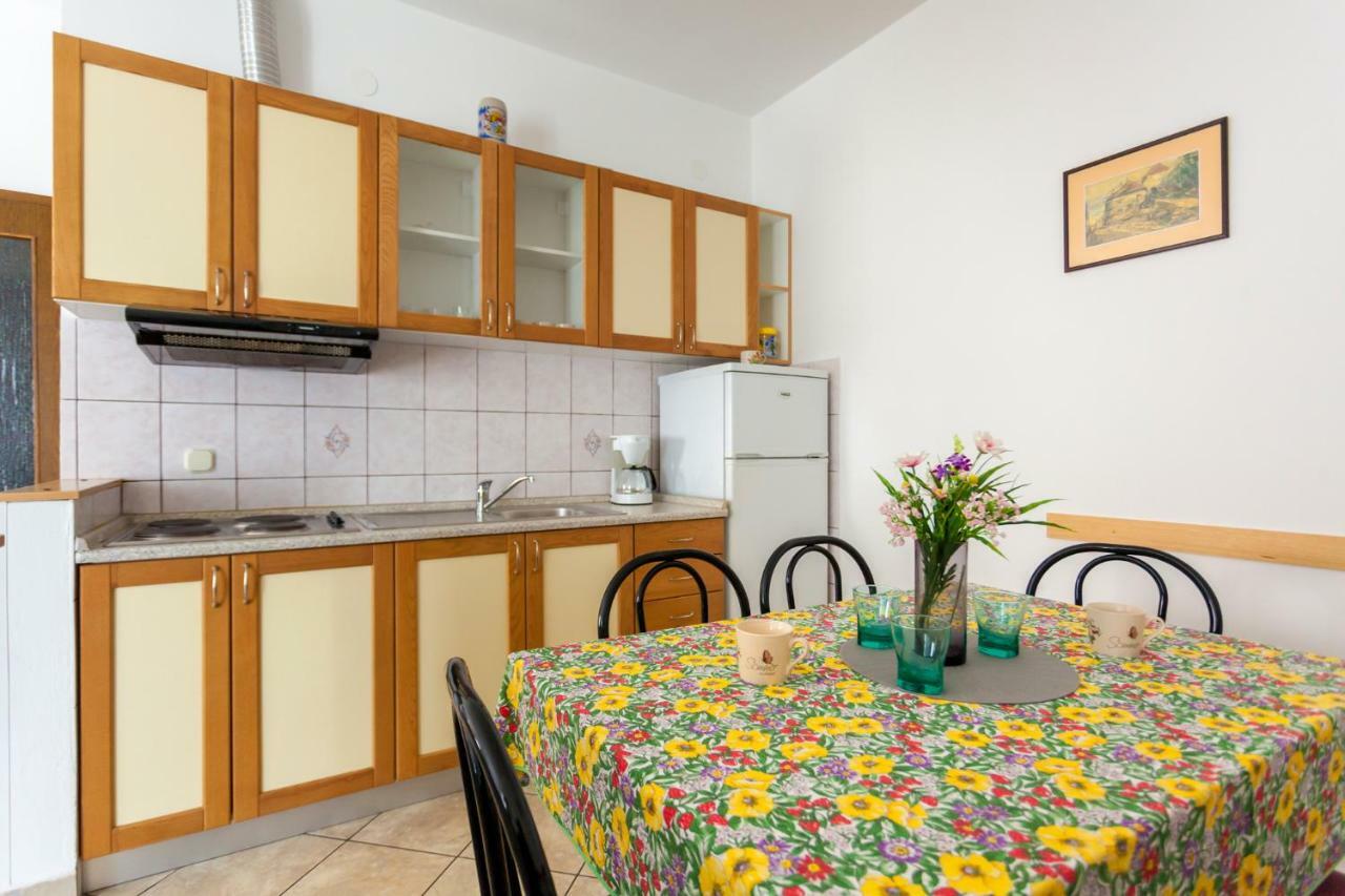 Apartments Belavic By El-Pi Tours Njivice Dış mekan fotoğraf