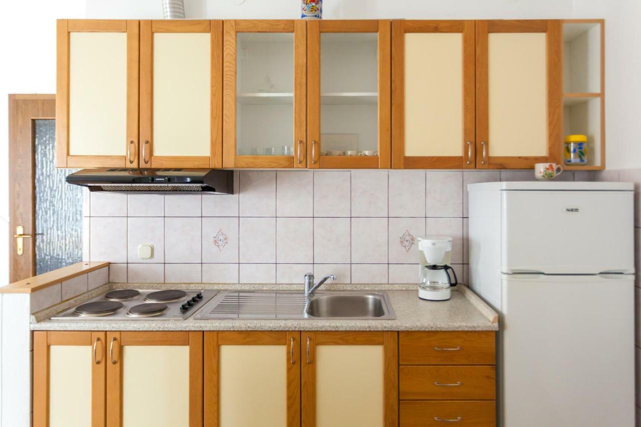 Apartments Belavic By El-Pi Tours Njivice Dış mekan fotoğraf