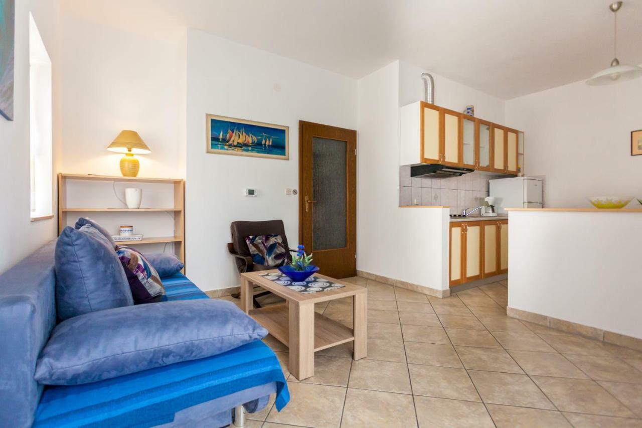 Apartments Belavic By El-Pi Tours Njivice Dış mekan fotoğraf