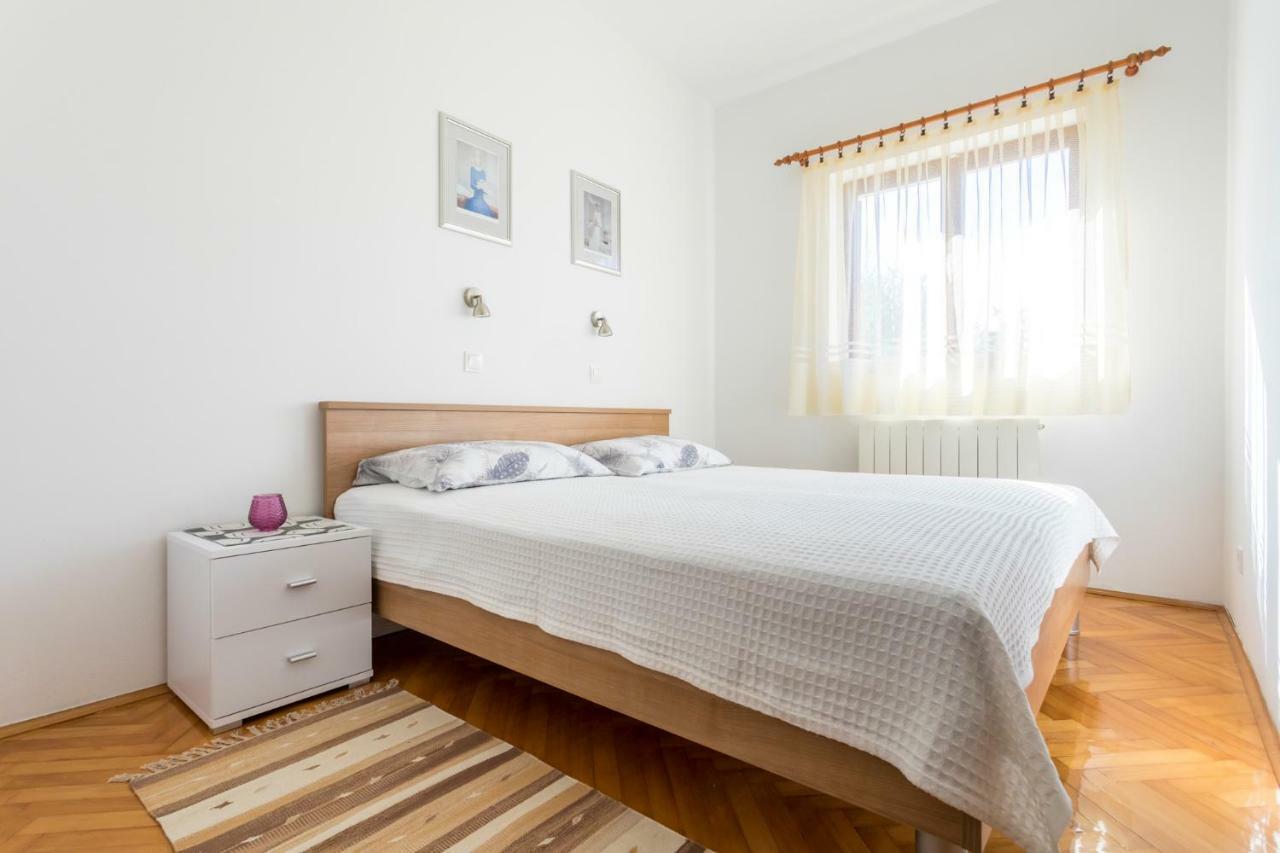 Apartments Belavic By El-Pi Tours Njivice Dış mekan fotoğraf